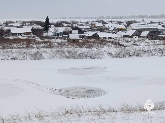 27-летний парень на квадроцикле провалился под лед на реке в Башкирии