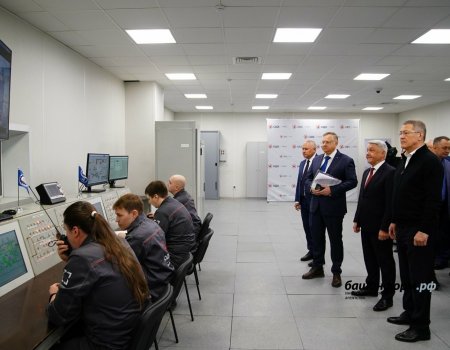 Радий Хабиров ознакомился с ходом испытаний образца двигателя АЛ-41СТ-25