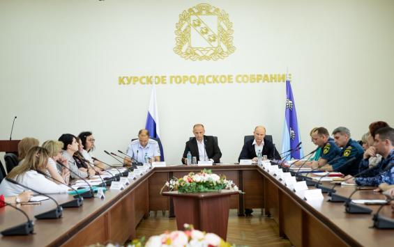В Курске обсудили безопасность детского отдыха на каникулах