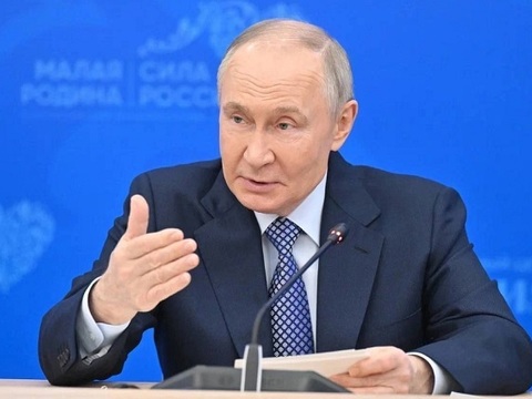 Владимир Путин: «Работа на муниципальном уровне – это и огромная ответственность»