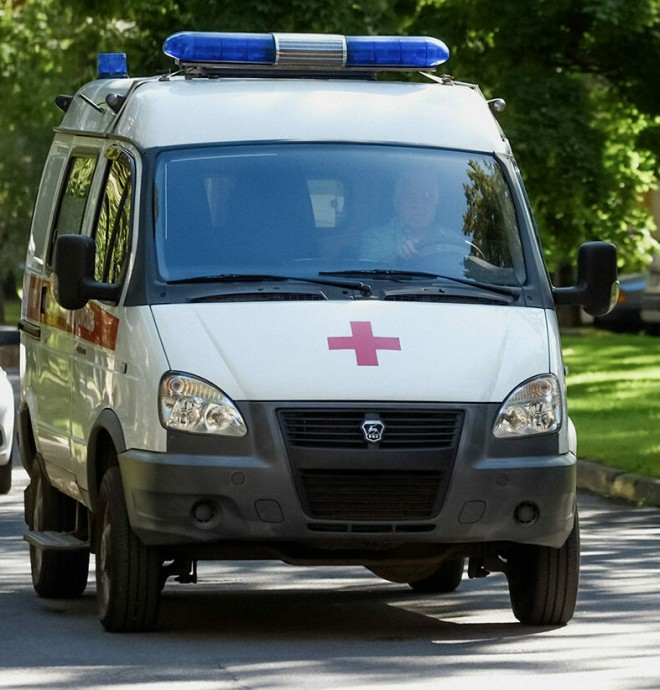 В центре Петербурга выбежавший на дорогу мальчик попал под колеса иномарки