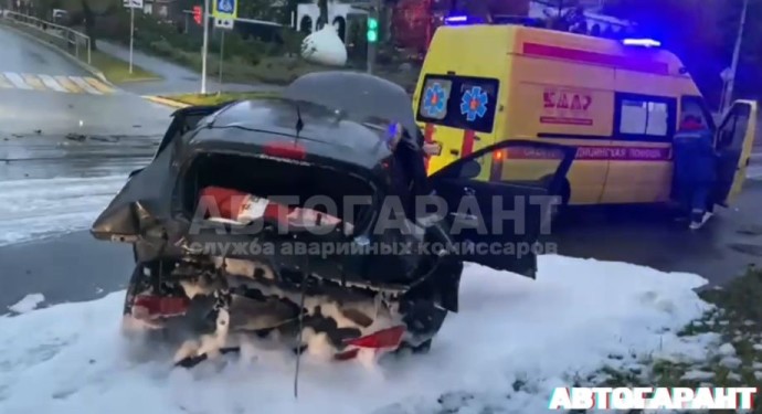 Во Владивостоке водитель «Мерса» устроил ДТП и скрылся с места