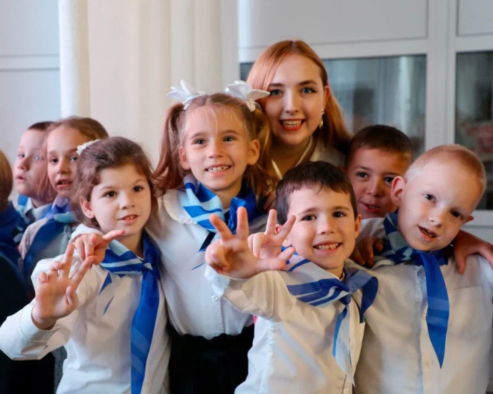 Почти 900 тысяч школьников присоединились к программе «Орлята России» с начала учебного года Почти 900 тысяч школьников присоединились к программе «Орлята России» с начала учебного года