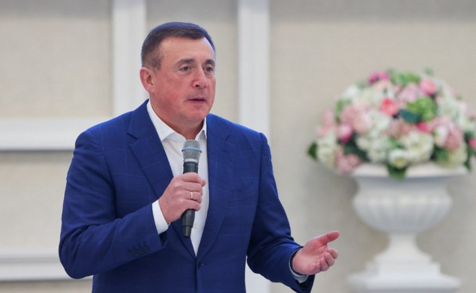 Валерий Лимаренко наградил представителей "Ассамблеи народов России" за вклад в достижение целей СВО Валерий Лимаренко наградил представителей "Ассамблеи народов России" за вклад в достижение целей СВО