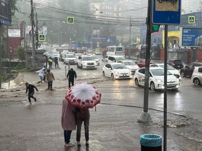 Накроет ливнями с грозой: в Приморье объявлено штормовое предупреждение Накроет ливнями с грозой: в Приморье объявлено штормовое предупреждение