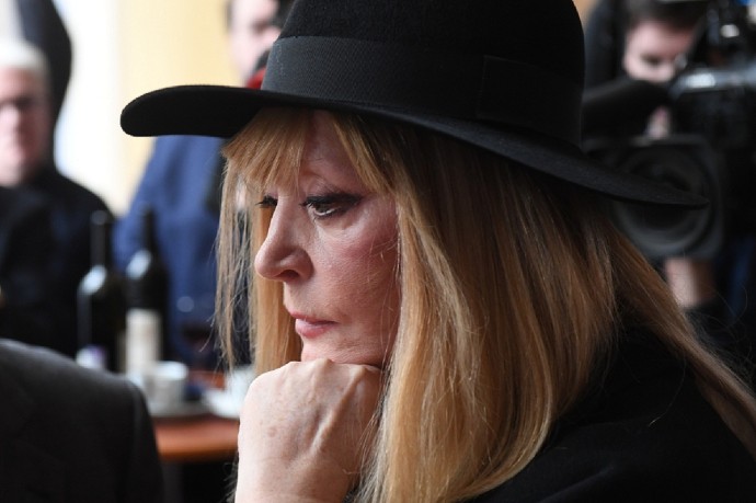 Сбежавшей из России Алле Пугачевой приостановили выплату пенсии Сбежавшей из России Алле Пугачевой приостановили выплату пенсии