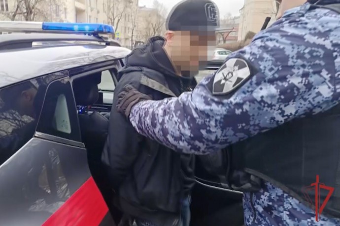 Липчанин устроил дебош в столовой Москвы из-за отказа включить песню Магомаева