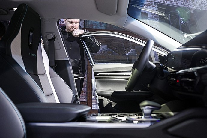 Минпромторг проработает отсрочку новых правил расчета утильсбора для иномарок, купленных в августе-октябре