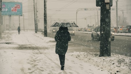 В Петербурге ожидаются мокрый снег, гололедица и +2 градуса 25 ноября