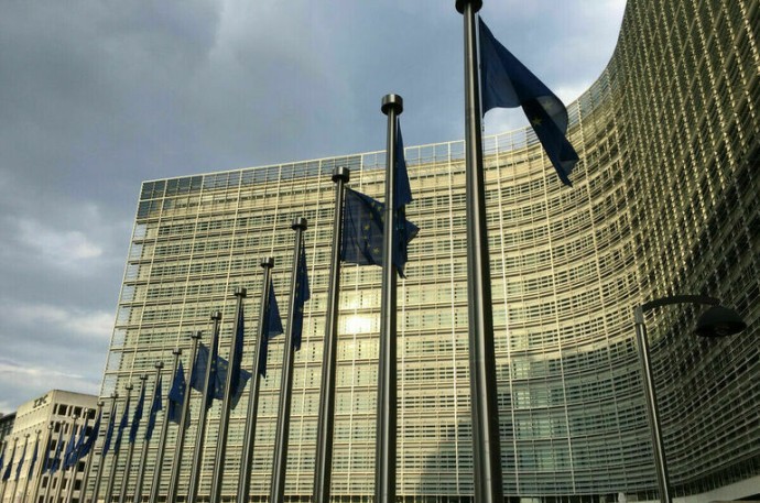 В Еврокомиссии заявили, что решение о выборах на Украине «должен принять ее народ»