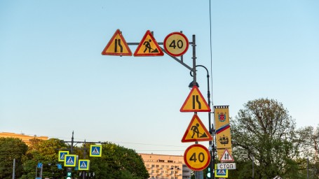 В пяти районах Петербурга ограничат движение транспорта с 12 июня