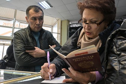 Новые правила утильсбора, дедлайн по уплате налогов и биометрия для мигрантов. Что изменится в России с 1 декабря