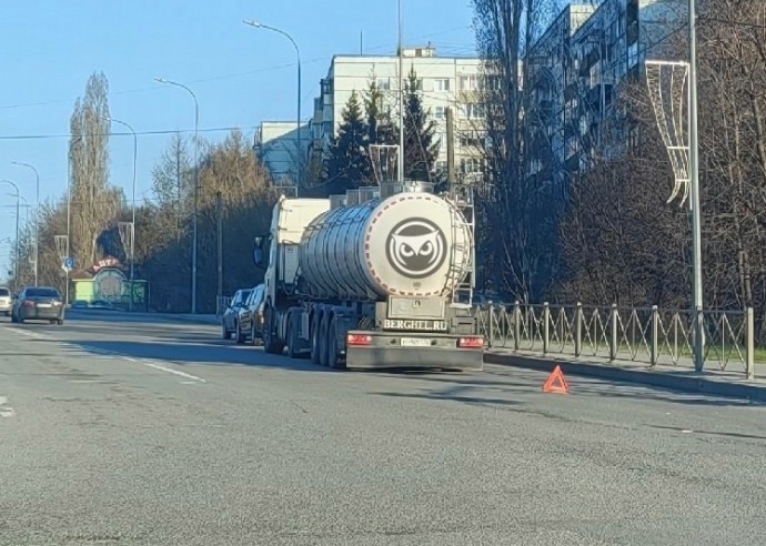 Пензенцы сообщают об аварии с автоцистерной на улице Окружной