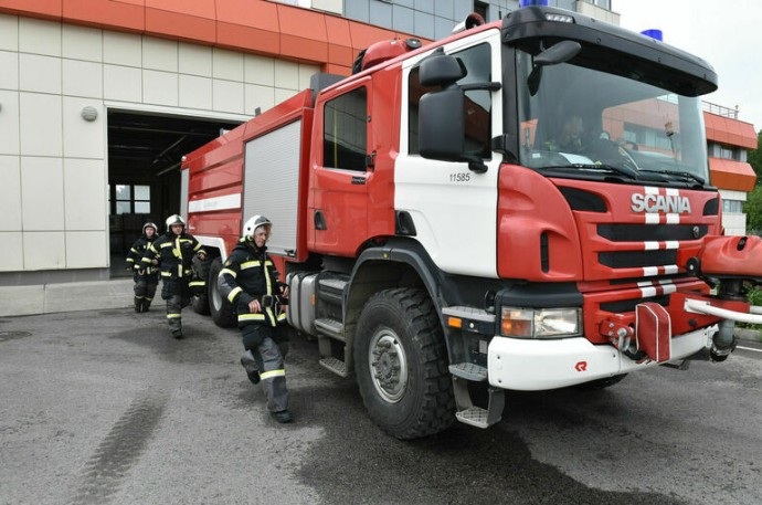В Ростове-на-Дону локализовали пожар на крыше дома после падения беспилотника