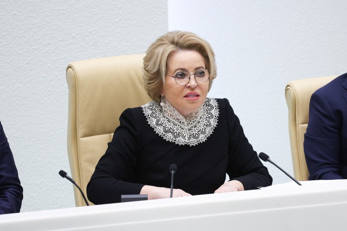 Матвиенко: запрет ЕС посещать Парад Победы — надругательство над памятью