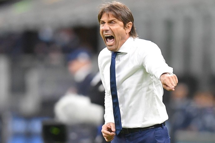 "Наполи" обыграл "Милан" и стал первым финалистом Суперкубка Италии "Наполи" обыграл "Милан" и стал первым финалистом Суперкубка Италии