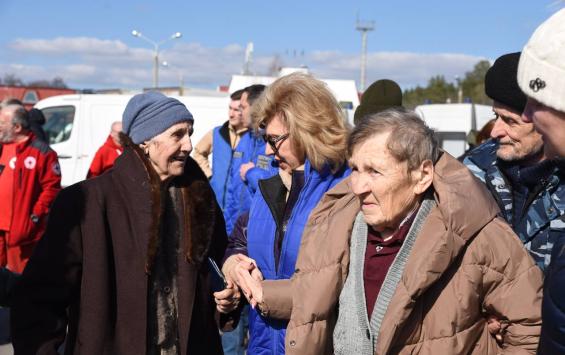 Еще 25 жителей Курской области, вывезенных ВСУ, возвращаются в Россию с Украины