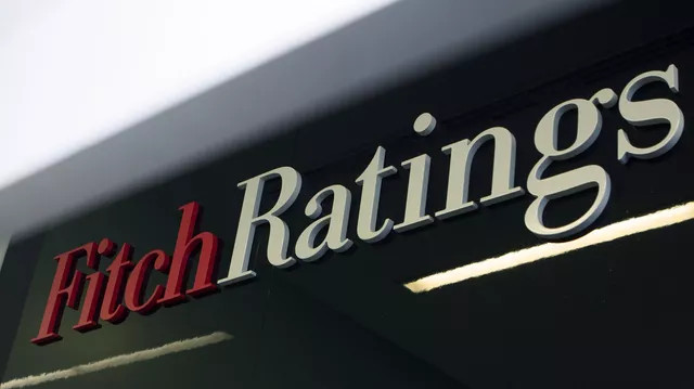 Fitch понизило кредитный рейтинг Франции из-за роста госдолга