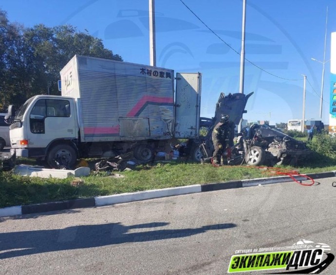 Водитель оказался в западне после жёсткого ДТП на федеральной трассе: подробности Водитель оказался в западне после жёсткого ДТП на федеральной трассе: подробности