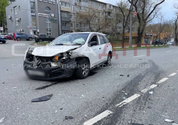 «Неудачный маневр»: автомобилистка пострадала в жестком ДТП во Владивостоке