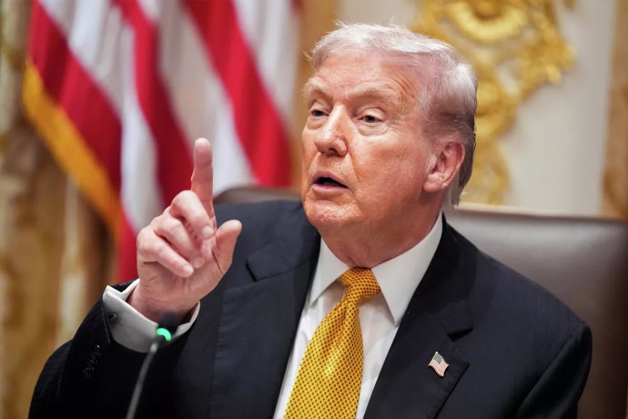 Трамп пригрозил авиадиспетчерам штрафами в случае отказа вернуться к работе Трамп пригрозил авиадиспетчерам штрафами в случае отказа вернуться к работе