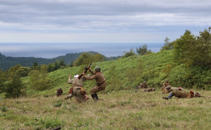 Митинг и реконструкция боёв августа 1945 года прошли в Холмском районе Митинг и реконструкция боёв августа 1945 года прошли в Холмском районе