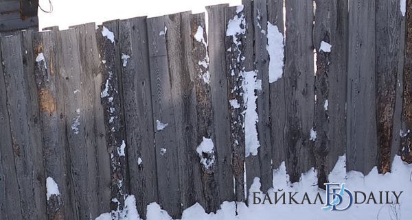 «Вставляют куда придётся»: Район Бурятии забросали рекламой шуб