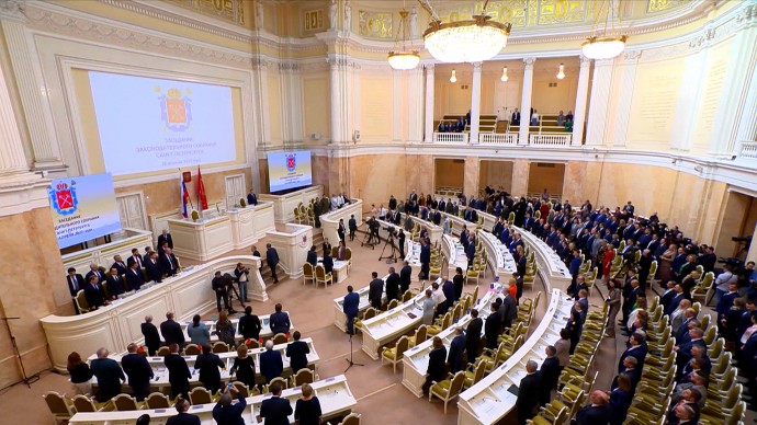Александр Беглов поздравил петербуржцев с Днем российского парламентаризма