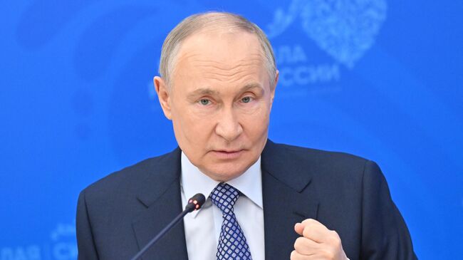 Путин поблагодарил Никитина за помощь семьям бойцов СВО Путин поблагодарил Никитина за помощь семьям бойцов СВО