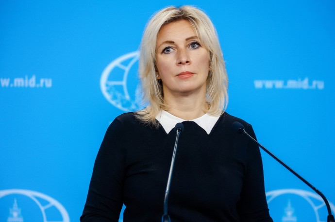 Захарова одним словом оценила выбор картин в кабинете Зеленского