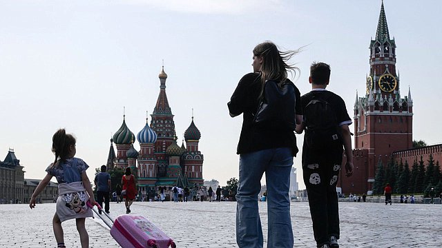 Вячеслав Володин: жители европейских государств все чаще выбирают новое место жительства — Российскую Федерацию Вячеслав Володин: жители европейских государств все чаще выбирают новое место жительства — Российскую Федерацию