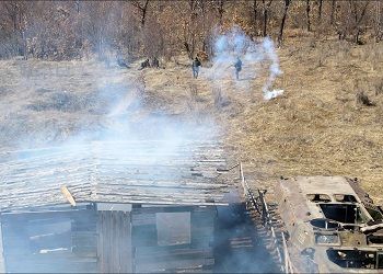 Амурчанин замаскировал технику и под массированным обстрелом привез боеприпасы на линию огня Амурчанин замаскировал технику и под массированным обстрелом привез боеприпасы на линию огня
