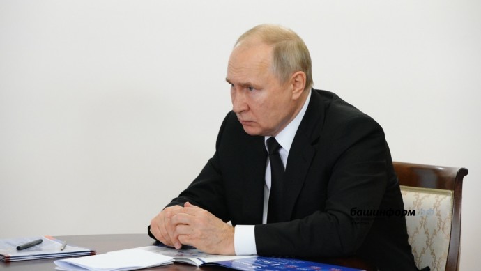 Владимир Путин поздравил командиров с освобождением Курска
