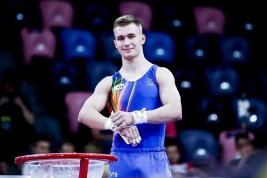 Маринов и Якубов остались без медалей в опорном прыжке на чемпионате мира