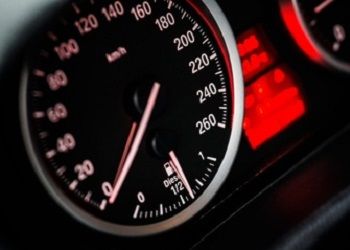 Благовещенец вспомнил о дочери после запрета на регистрацию авто Благовещенец вспомнил о дочери после запрета на регистрацию авто