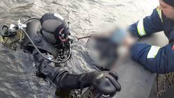 На Волге из воды достали тело пропавшего рыбака