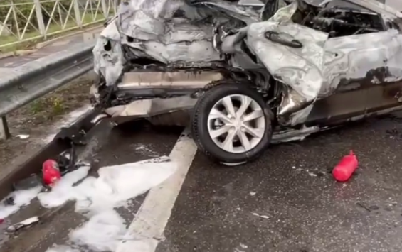 Под Курском в аварии с возгоранием автомобиля тяжело пострадала 12-летняя девочка