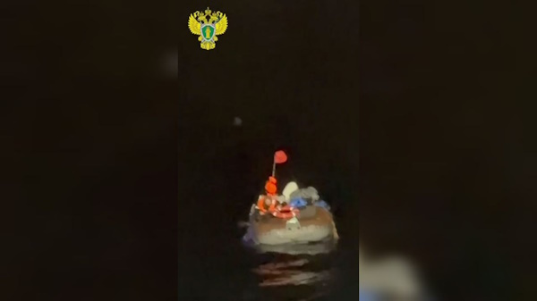 ‎Близкие чудом выжившего в открытом море улан-удэнца обратились к Путину