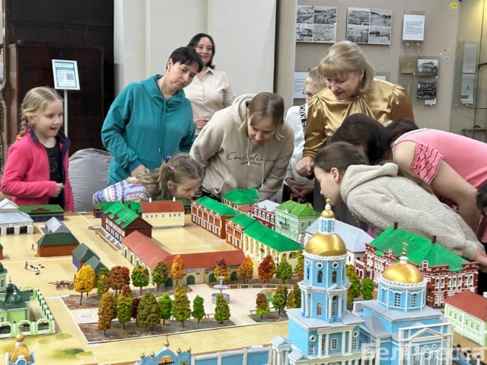 Детям из Краснояружского района провели экскурсию в Белгородском краеведческом музее