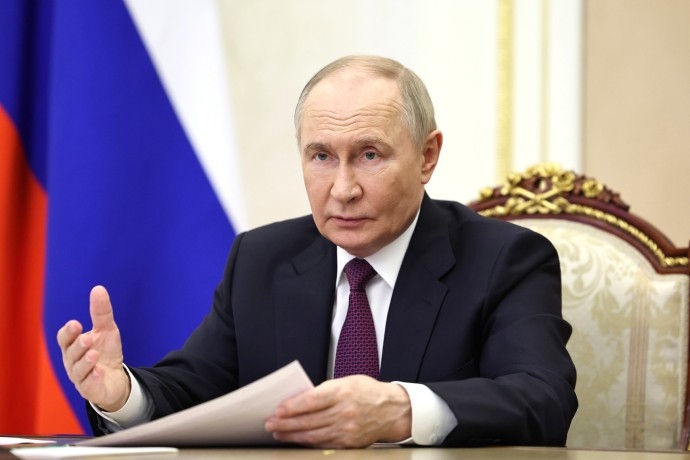 Путин назвал поддержку семей главным приоритетом госполитики в РФ