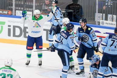«Салават Юлаев» на выезде победил «Сибирь»