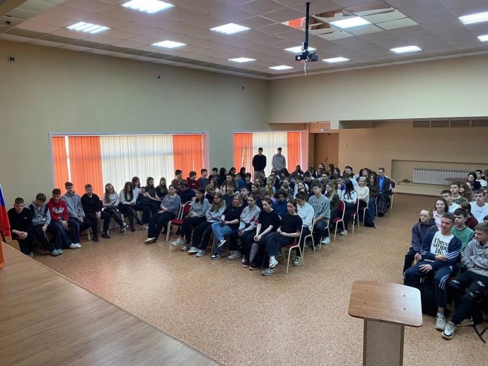 Классные часы «Профессионалитет: ты в хорошей компании!» проходят в школах Ярославской области