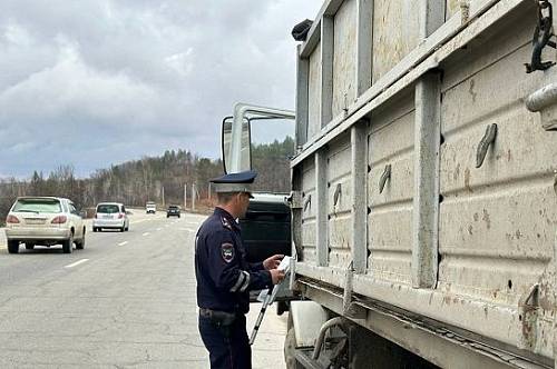 Амурские дороги в апреле закроют для большегрузов