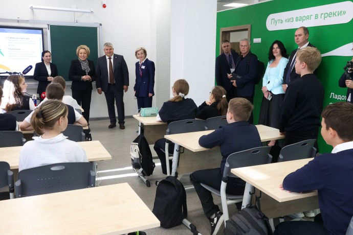 Матвиенко пообещала узнать у главы Минцифры алгоритмы продвижения контента в ВК