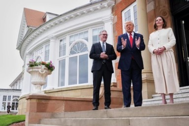 Стармер в гостях у Трампа – на британской земле