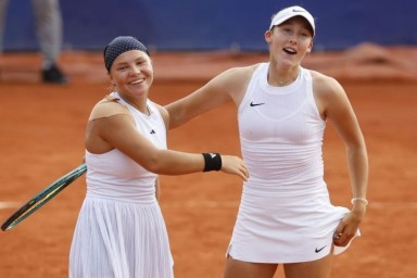 Теннис. Итоговый турнир WTA. Андреева / Шнайдер - Стефани / Бабош. Прямая трансляция