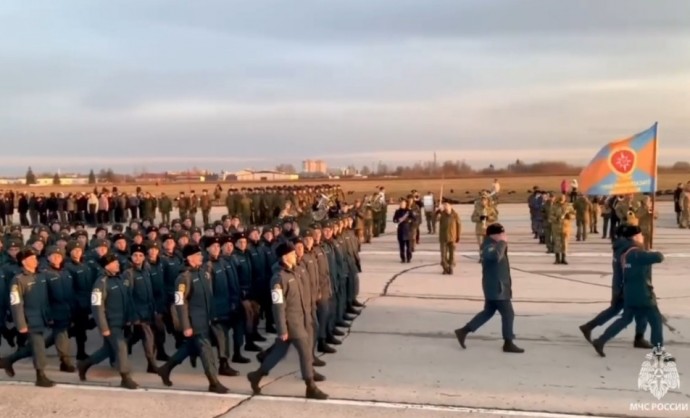 Спасатели начали репетиции Парада Победы