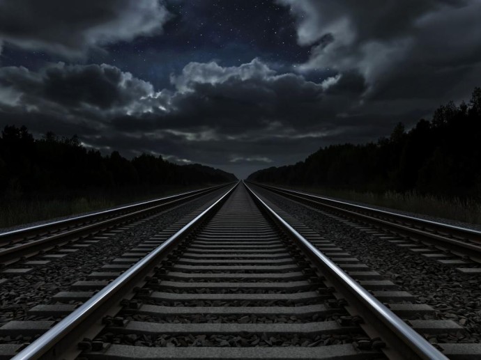 33-летний мужчина попал под локомотив в Старом Осколе и выжил