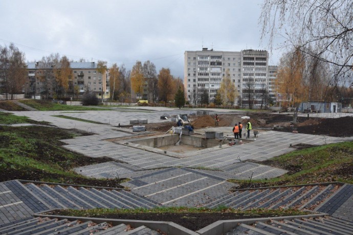 Знаменитый сквер в Костроме велели избавить от проплешин Знаменитый сквер в Костроме велели избавить от проплешин
