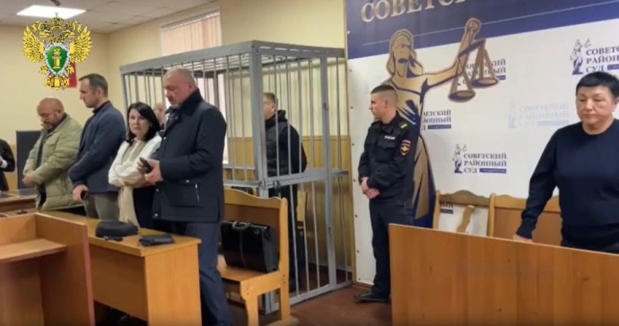 Инспекторы ГИБДД получили сроки за продажу экзаменов в Приморье Инспекторы ГИБДД получили сроки за продажу экзаменов в Приморье